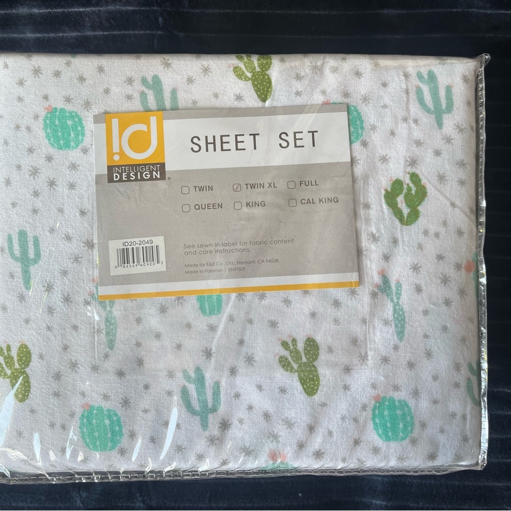 Desert Cactus Sheets White and Green Bedding